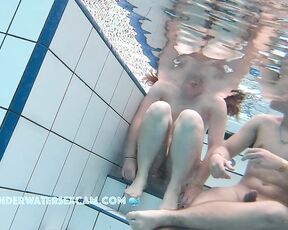 These young people still have to learn what you can do in the pool when you're naked