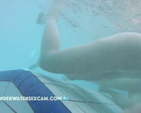 NEW! This horny bitch uses the underwater lounger with the many nozzles to masturbate