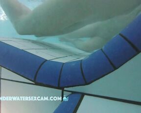 NEW! This horny bitch uses the underwater lounger with the many nozzles to masturbate