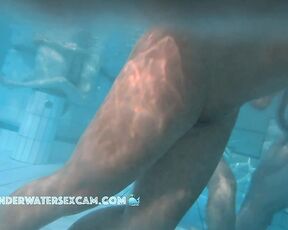 NEW! This girl has now taken a liking to the underwater jet and finds it cool to be watched while she masturbates