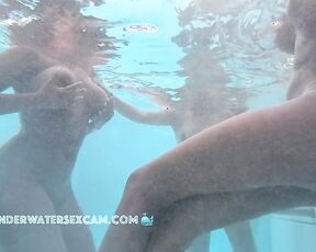 NEW! These african teenage girls are naked in the sauna pool for the first time and get really horny