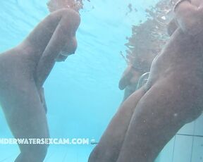 NEW! These african teenage girls are naked in the sauna pool for the first time and get really horny