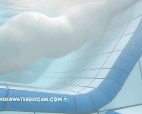 NEW! This young lady successfully masturbates with the small massage jets of the underwater lounger
