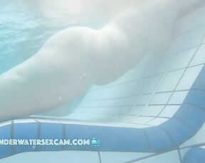 NEW! This young lady successfully masturbates with the small massage jets of the underwater lounger