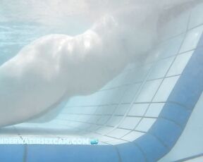 NEW! This young lady successfully masturbates with the small massage jets of the underwater lounger