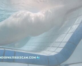 NEW! This young lady successfully masturbates with the small massage jets of the underwater lounger