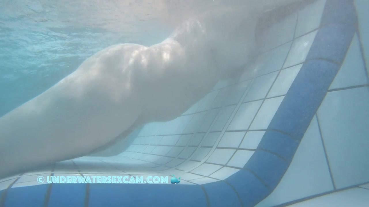 NEW! This young lady successfully masturbates with the small massage jets of the underwater lounger
