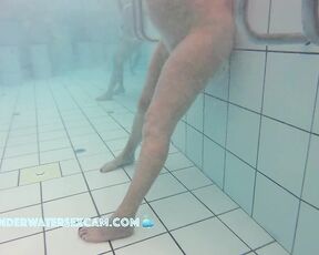 NEW! This kinky granny knows exactly how to masturbate hidden in a public pool