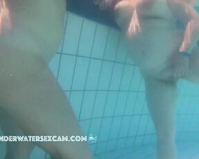 NEW! When I saw how her tits almost jump out of the water I had to turn on the camera