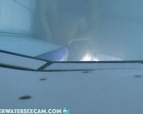 NEW! Young teen couple comes extra in the evening so nobody sees them fucking underwater