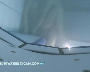NEW! Young teen couple comes extra in the evening so nobody sees them fucking underwater