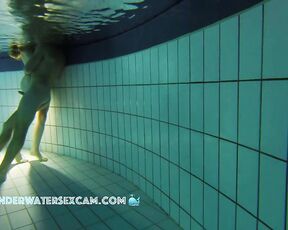 NEW! These two young people really want to dive, but you could also do something else
