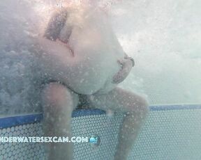 NEW! She wanted to be fucked even longer but when the jacuzzi is off everyone sees what's going on.