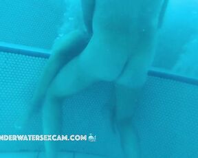 NEW! This teen girl gets fingered and fucked by her much older boyfriend and he gets a hand job