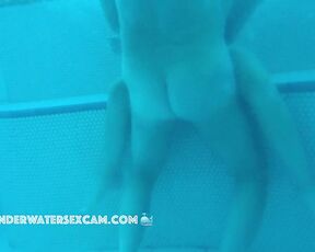 NEW! This teen girl gets fingered and fucked by her much older boyfriend and he gets a hand job