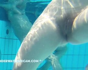 NEW! Finally this Arab couple feels free and shows themselves completely naked in the pool
