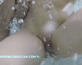 NEW! Horny Arab wife admires her husband in a public hot tub