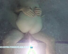 NEW! Hey honey! It's dark, the jacuzzi is on, no one can see us, so let's fuck!