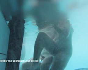 NEW! I like young, open-minded girls who enjoy being naked and horny.