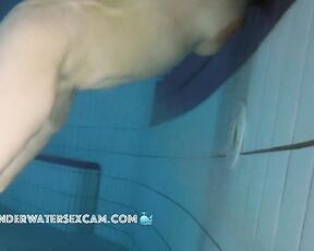 NEW! She quickly masturbated with the underwater jet because she was just too horny.