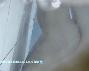 NEW! He wanted to fuck so badly, and so did she, but he couldn't get it in because it's difficult in the water.