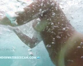 NEW! In the jacuzzi, you can get very close to the beautiful girls with your camera.