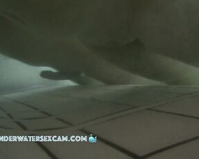 NEW! What could be better than masturbating together with the underwater jets?