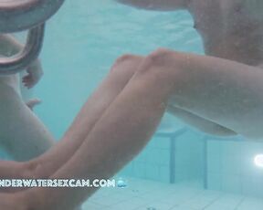 NEW! She's really horny in the pool, but unfortunately he's boring.