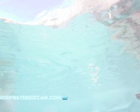 NEW! Hello, how are you? May I stand between you? Then I can see you better, and you can see me ;-)