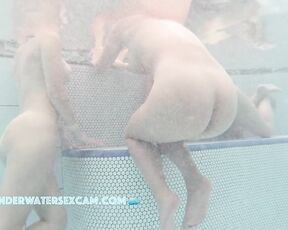 NEW! The bitch in the middle of the group of girls got so horny because she's naked.