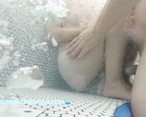 NEW! Young couple playing in the jacuzzi and she definitely gets horny doing it