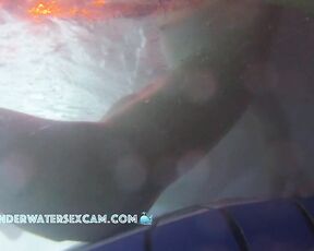 NEW! She moves back and forth to masturbate with the underwater jets.