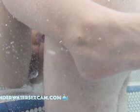 NEW! This young couple was so horny and really wanted to do it, and the underwater camera was right there.