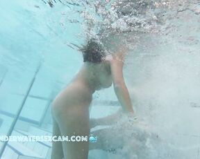 NEW! One man is not enough for her. I would like to support her from behind.