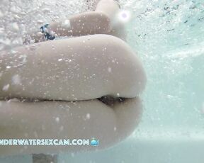 NEW! Her boyfriend gets really angry with her because she gets really close to me with her hot ass and her sexy pussy.