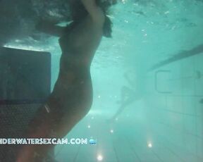 NEW! This horny teen girl is so horny that she starts masturbating in the jacuzzi and she comes closer.