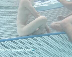 NEW! She also finds it completely normal to be naked in the water and show off her beautiful body.