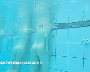 NEW! I really can't decide! Left or right or both alternately? Best of all, all together.