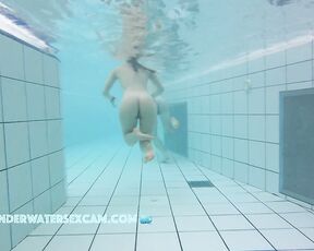 NEW! I need to get faster so I can film these hot girls nicely from behind and below while they run away.