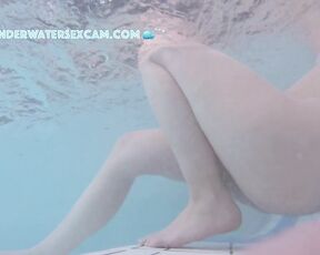 NEW! This girl successfully masturbates with the small built-in jets in the underwater bed while looking at my hard cock.