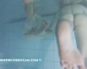 NEW! She's naked! You're naked! Surely you can turn this situation into something that satisfies both of you, right?