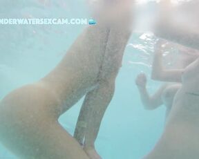 NEW! Two hot teenagers with an older friend are getting very close to me, and I don't have a problem with that.