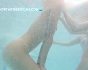 NEW! Two hot teenagers with an older friend are getting very close to me, and I don't have a problem with that.