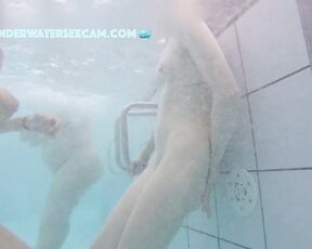 NEW! Two hot teenagers with an older friend are getting very close to me, and I don't have a problem with that.