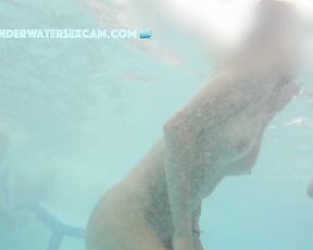 NEW! Two hot teenagers with an older friend are getting very close to me, and I don't have a problem with that.