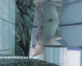 NEW! Considering that this teenage couple is only 18 and this is their first time having sex in the water, they're doing a great job! PART1/2