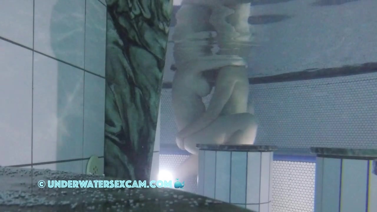 NEW! Considering that this teenage couple is only 18 and this is their first time having sex in the water, they're doing a great job! PART1/2