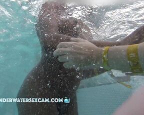 NEW! This African girl isn't just driving her boyfriend crazy—she's driving all the other guys in the whirlpool crazy too ;-)