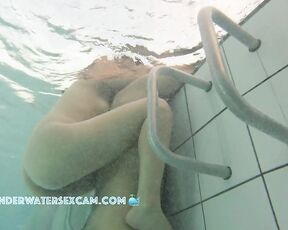 NEW! She's totally into him and is trying everything to get him to turn around and fuck her, but he's too dumb