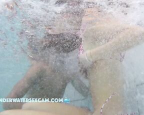 NEW! This young couple is practicing how to have underwater sex in a public hot tub